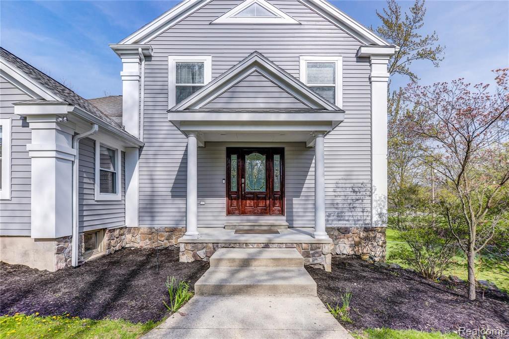 2525 Norton Lawn Rochester Hills, MI 48307 - Photo 2 of 29