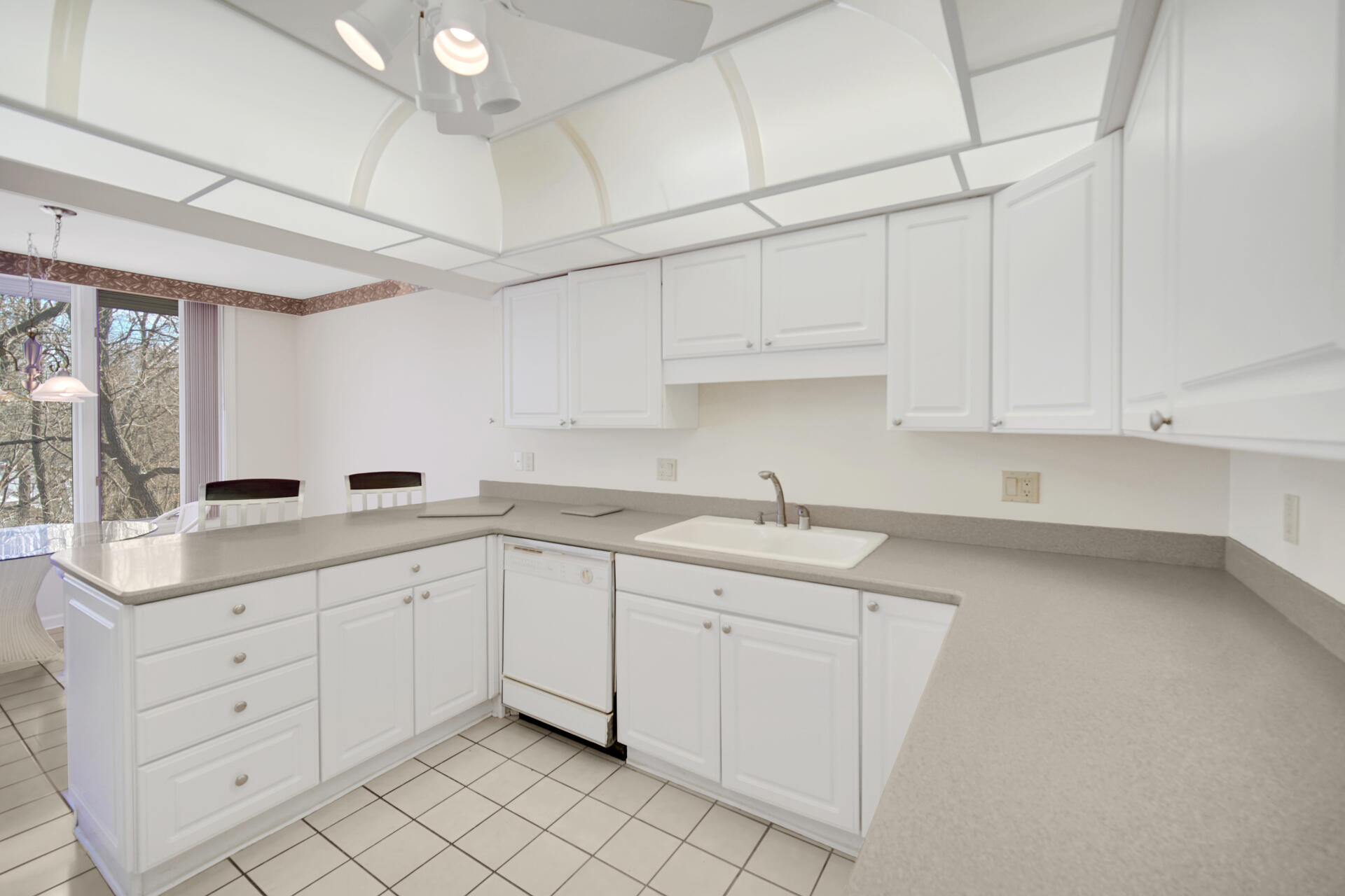 910 Ridge Road, Unit 408 Munster, IN 46321 - Photo 13 of 37 1920x1280