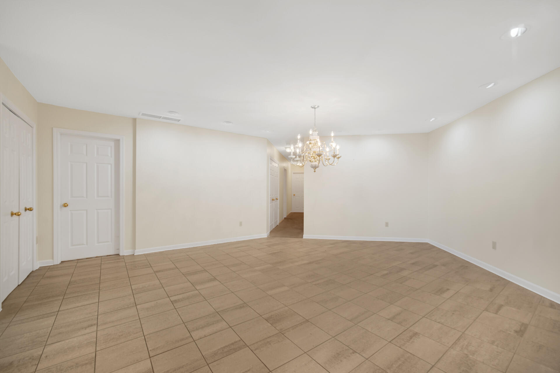 910 Ridge Road, Unit 408 Munster, IN 46321 - Photo 8 of 37 1920x1280