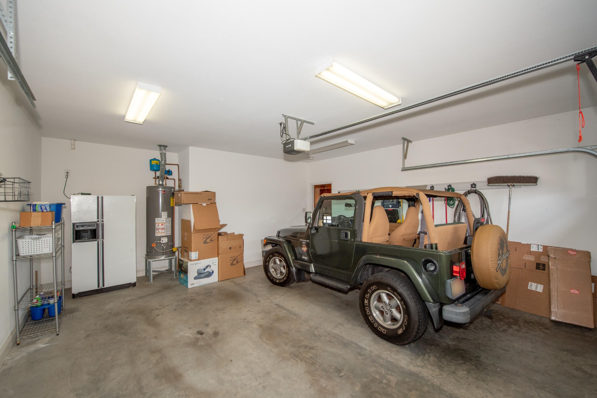 1833 Duncan Road, Unit 104 Knoxville, TN 37919 - Photo 35 of 36 a view of car garage