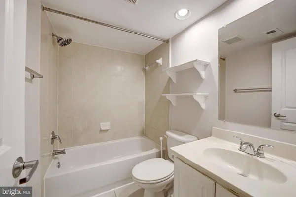 $2,295 | 91 14th Street Northeast, Unit 91, Washington, DC 20002