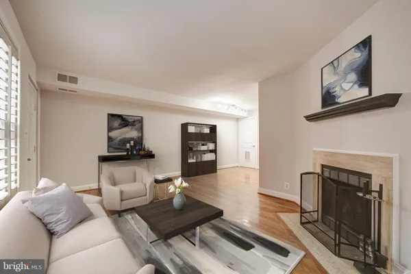 $2,295 | 91 14th Street Northeast, Unit 91, Washington, DC 20002