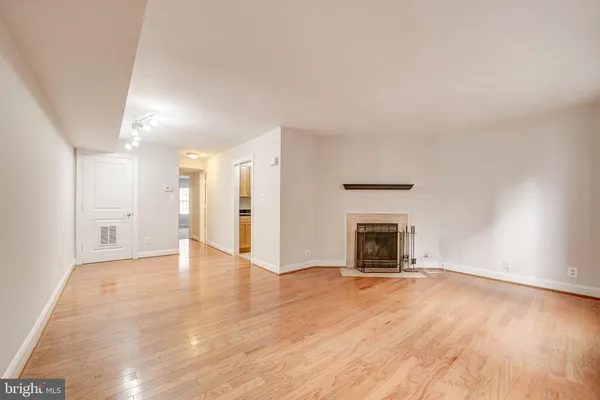 $2,295 | 91 14th Street Northeast, Unit 91, Washington, DC 20002