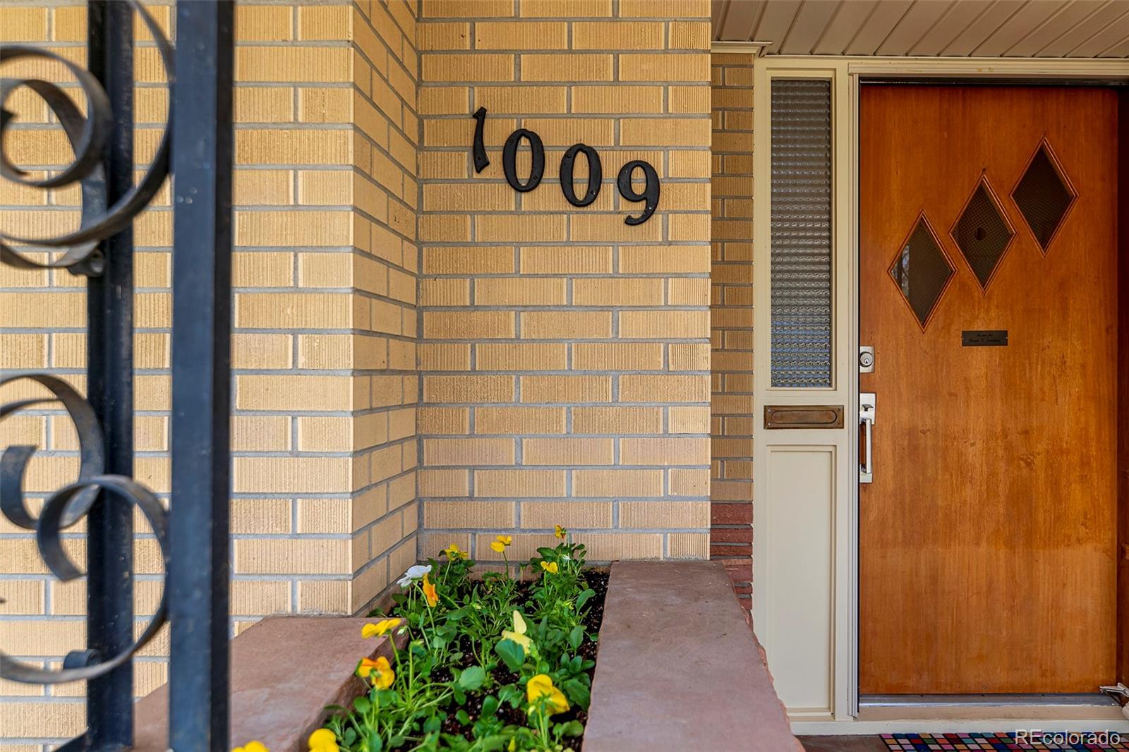 1009 Corey Street Longmont, CO 80501 - Photo 3 of 40
