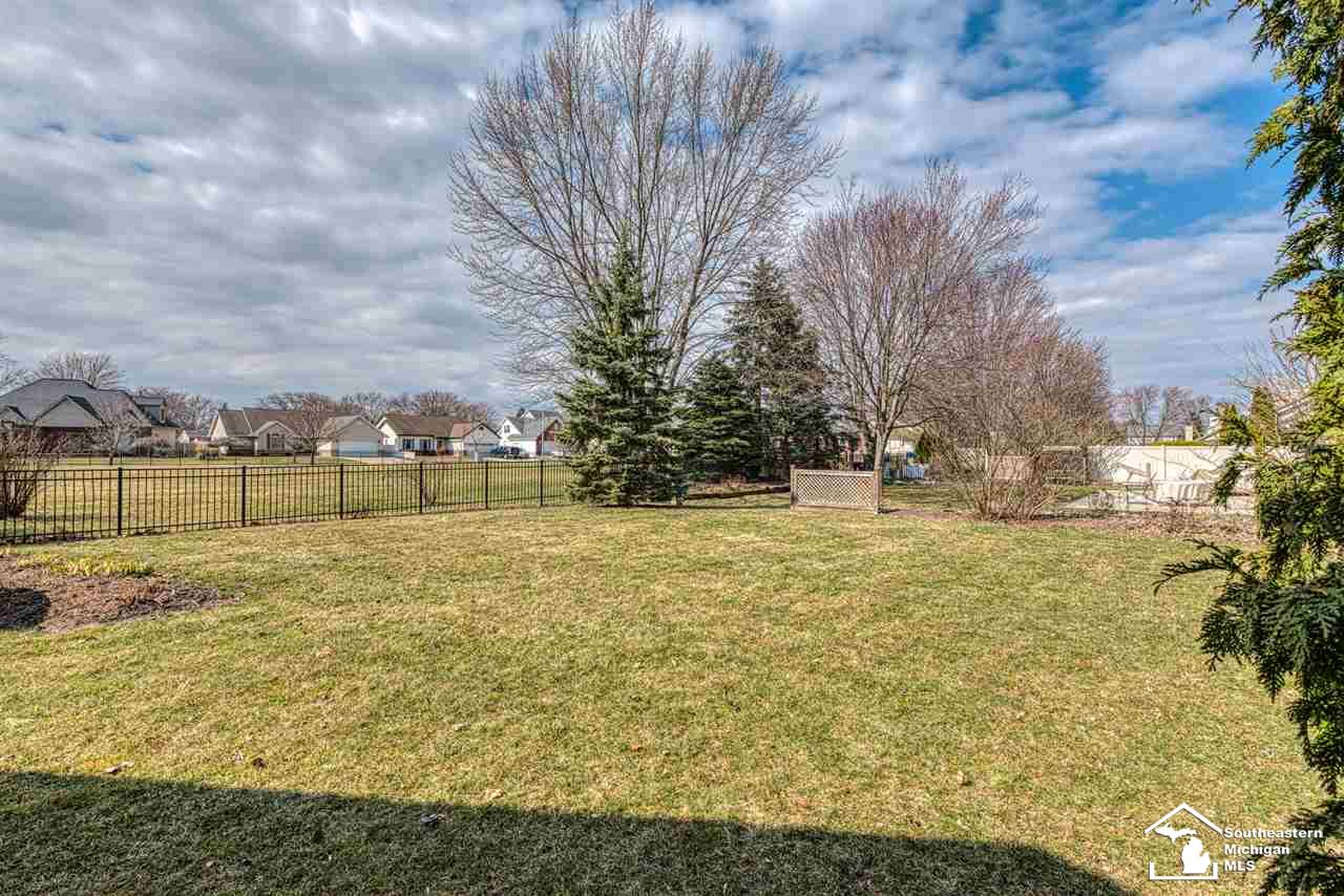 2240 North Custer Road Monroe, MI 48162 - Photo 5 of 21