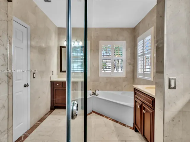 $1,199,999 | 8123 Northwest 161st Terrace, Miami Lakes, FL 33016