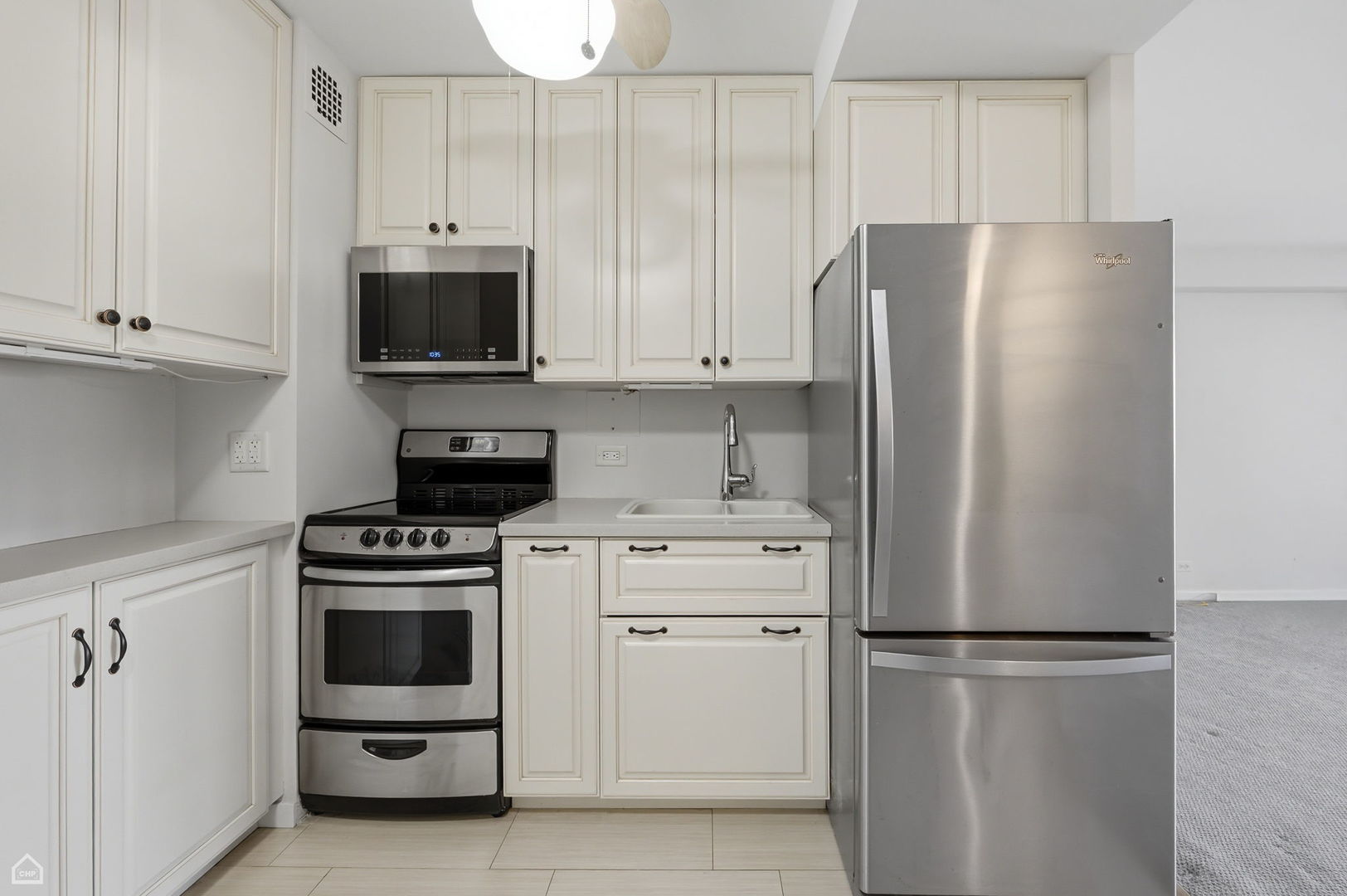 2909 North Sheridan Road, Unit 605 Chicago, IL 60657 - Photo 2 of 15