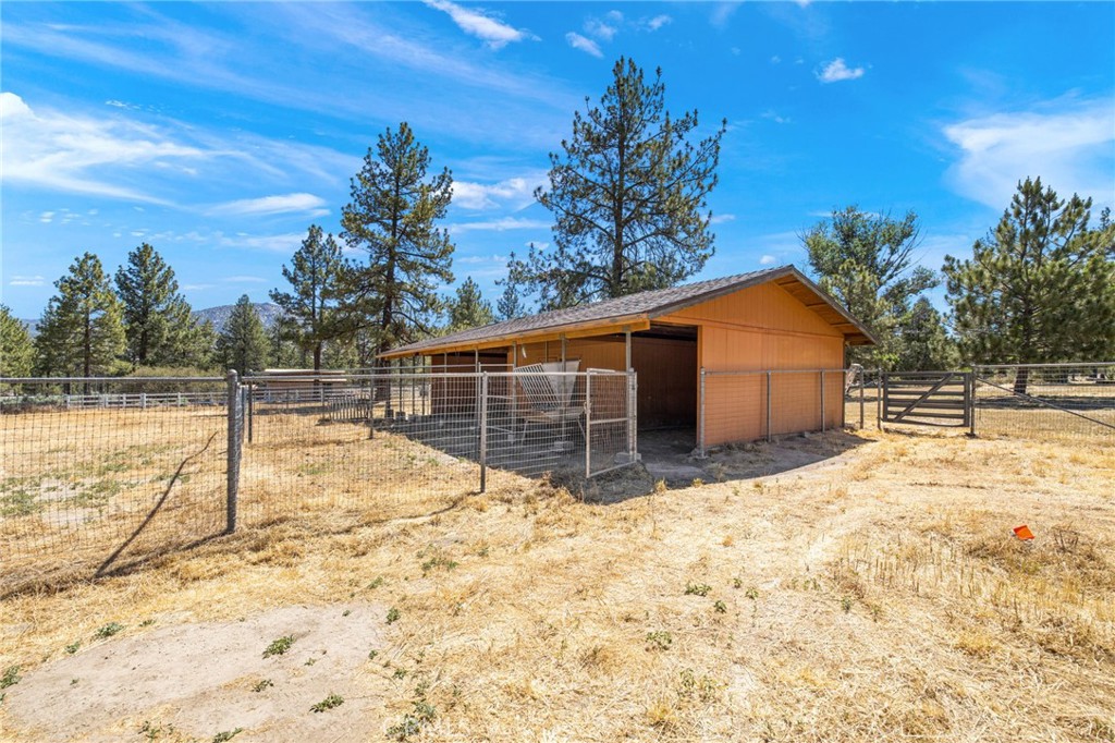 61116 Devils Ladder Road Mountain Center, CA 92561 - Photo 59 of 74 a view of backyard of the house