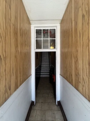 a view of utility room