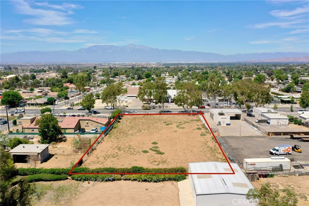 866 6th Street Norco, CA 92860 - Photo 3 of 17 a view of a city