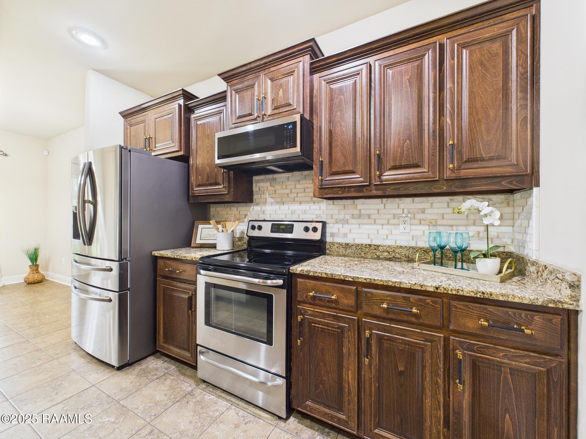 315 Arrowwood Road Youngsville, LA 70592 - Photo 7 of 19 CAM02220G0-PR0082-STILL007