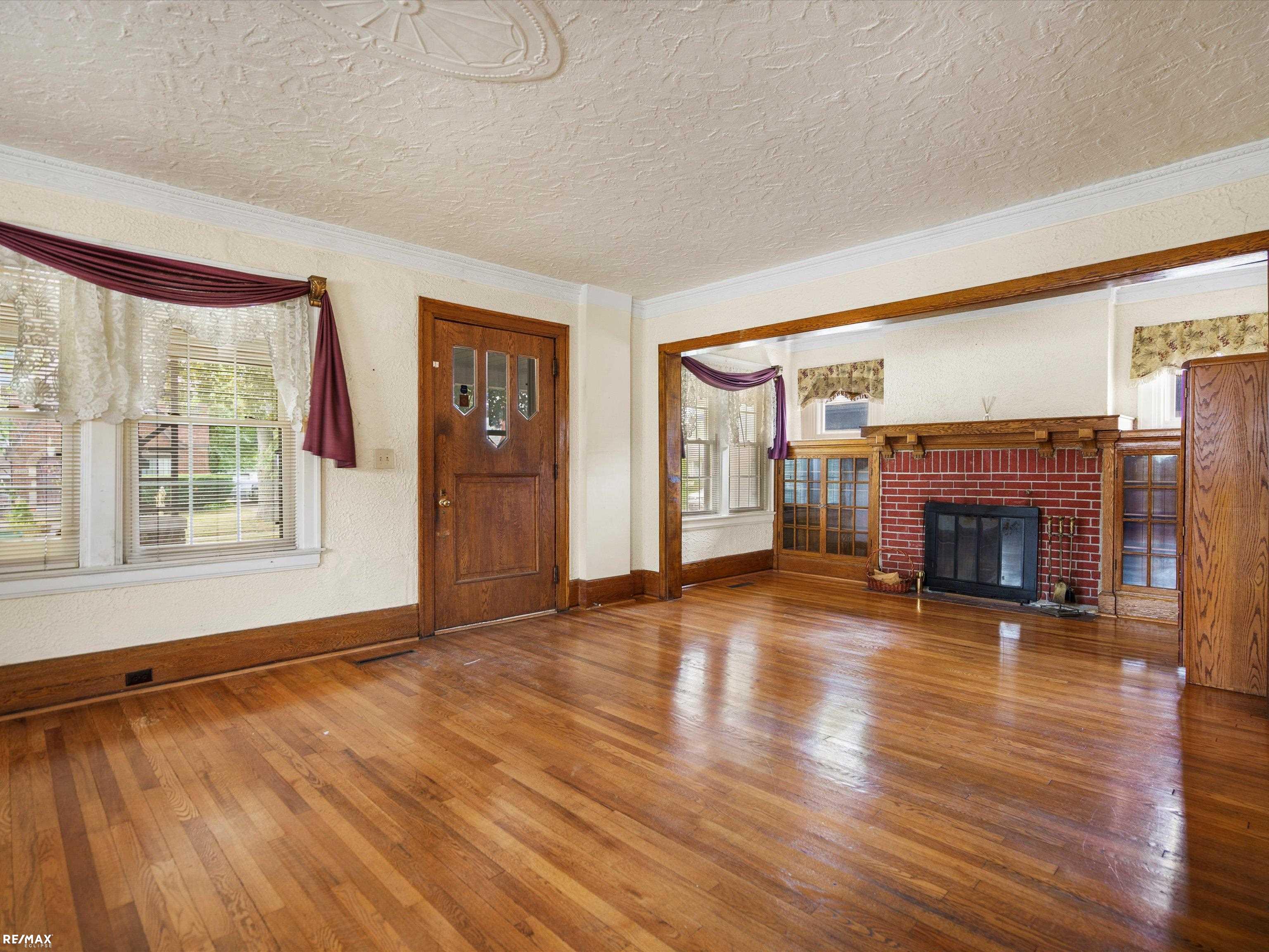 15611 Charles R Avenue Eastpointe, MI 48021 - Photo 11 of 47 50187488-ffdb3ef8-daa2-4404-ac8d-f98c4bbb9246.JPG