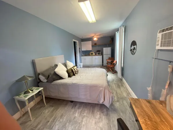 $1,400 | 2141 B Road, Unit STUDIOS, Loxahatchee Groves, FL 33470