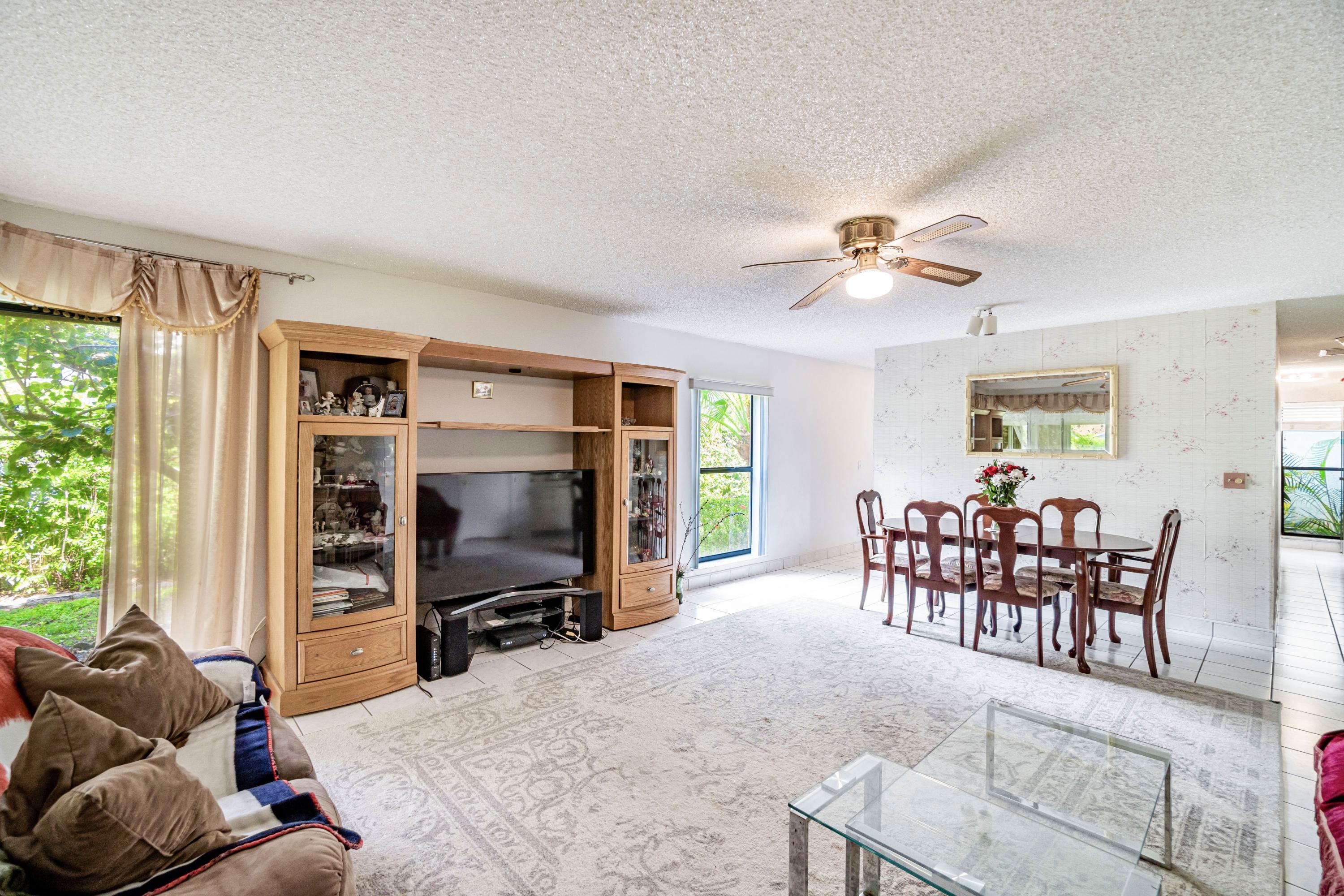 9845 Erica Court Boca Raton, FL 33496 - Photo 3 of 33 BA2D0474-4E61-4CBD-9B7B-CDE4B0EC7161_1_2