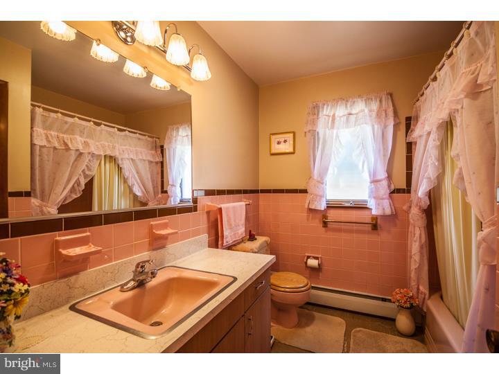 454 Corner Ketch Road Downingtown, PA 19335 - Photo 13 of 21 Bathroom
