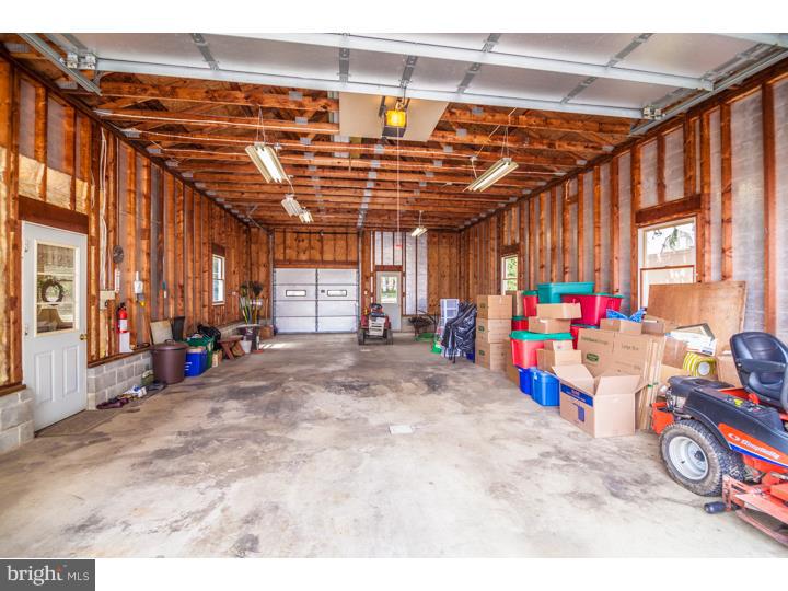 454 Corner Ketch Road Downingtown, PA 19335 - Photo 16 of 21 Garage