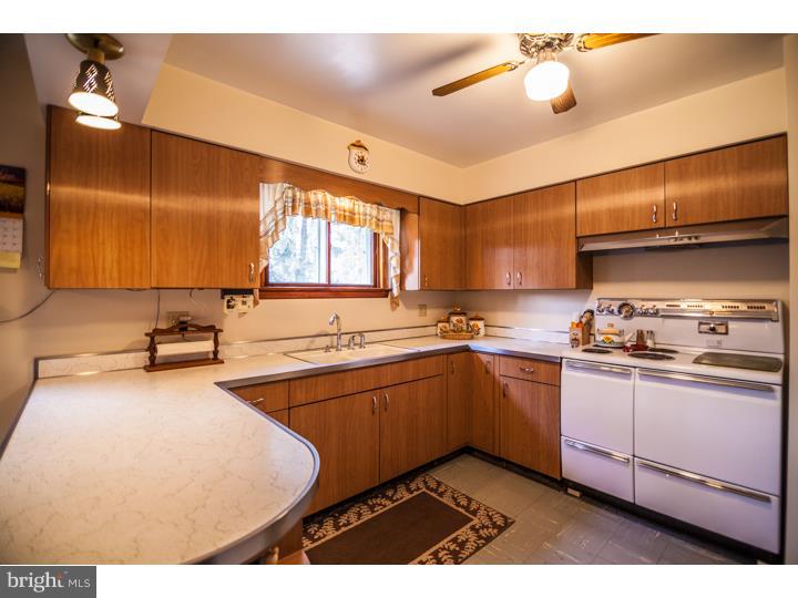454 Corner Ketch Road Downingtown, PA 19335 - Photo 7 of 21 Kitchen