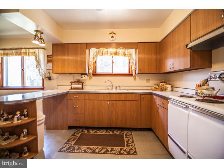 454 Corner Ketch Road Downingtown, PA 19335 - Photo 8 of 21 Kitchen