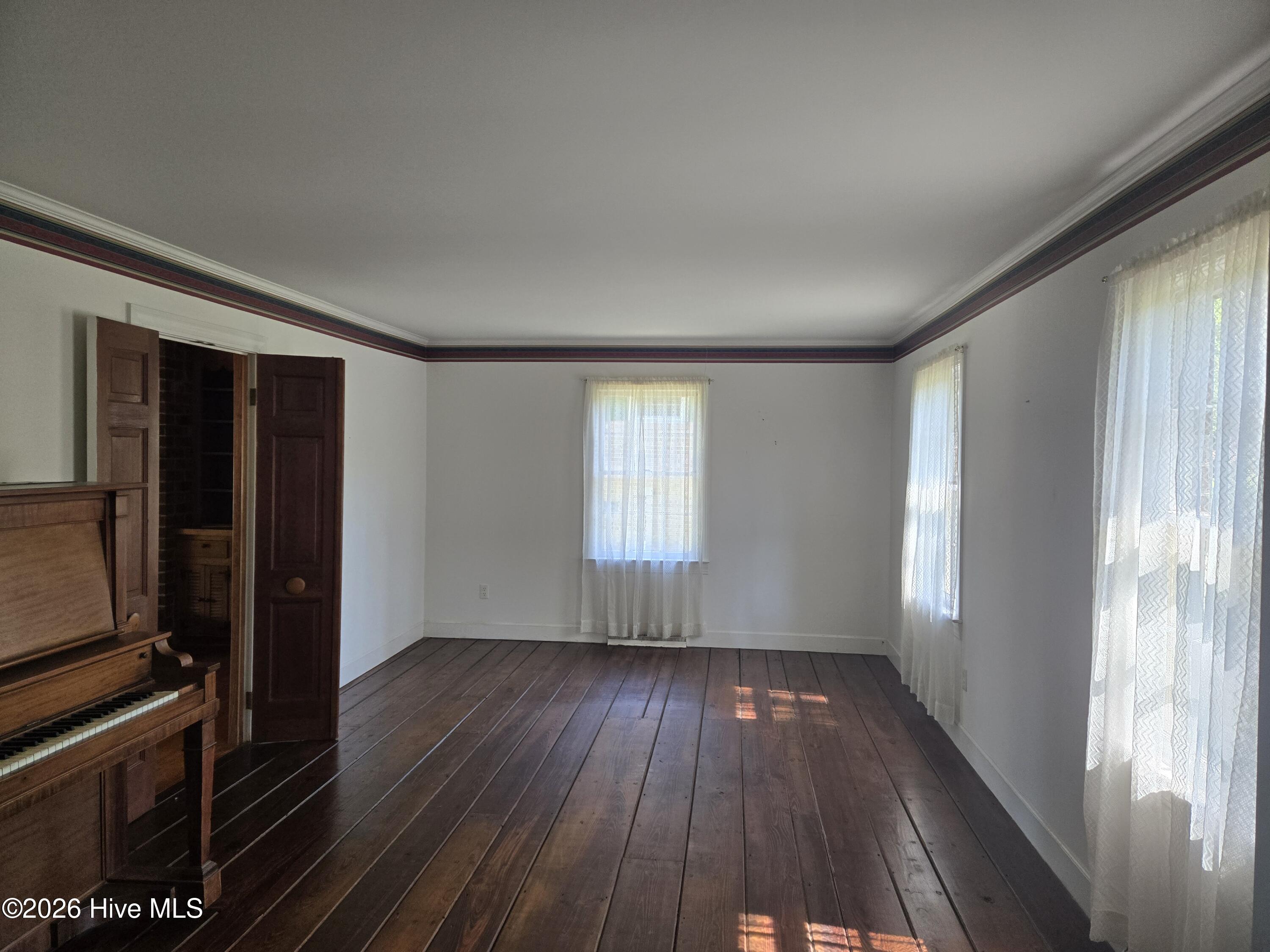 2641 Ralph Taylor Road Williamston, NC 27892 - Photo 9 of 22 Living room