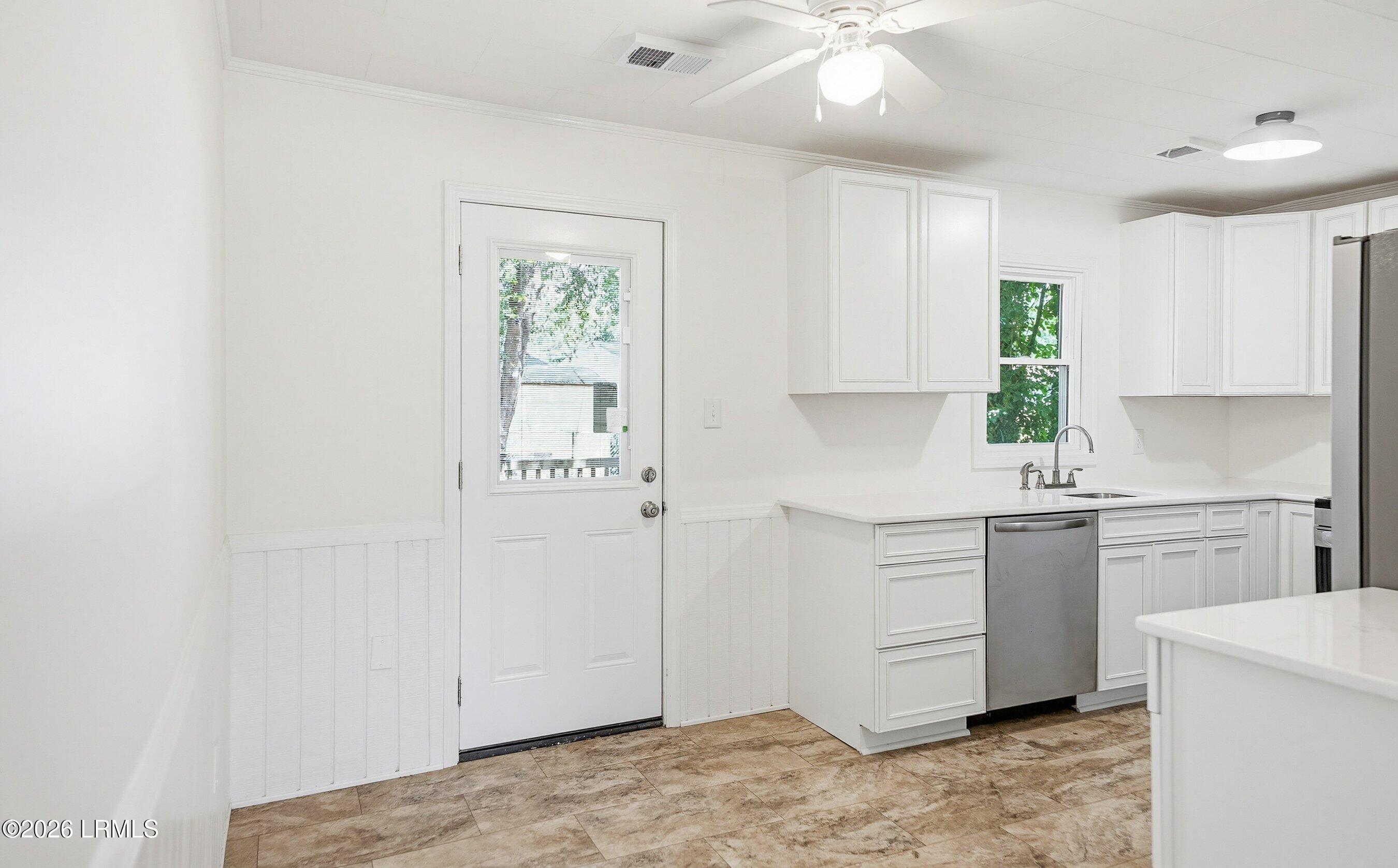 2905 Third Street Beaufort, SC 29902 - Photo 9 of 39 _DSC4236-51-1.jpg-SMALL