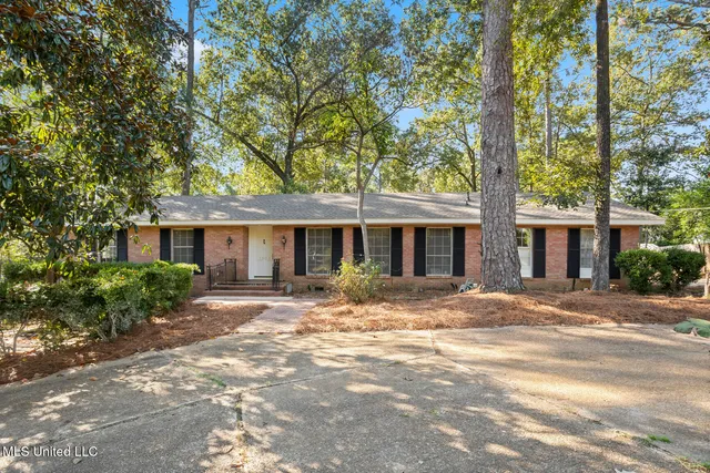 $299,000 | 1903 Bellewood Drive, Jackson, MS 39211