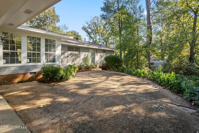 $299,000 | 1903 Bellewood Drive, Jackson, MS 39211