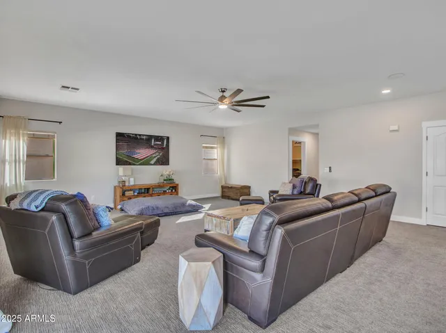 $3,800 | 4326 West Kenai Drive, New River, AZ 85087