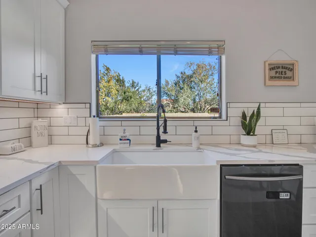 $3,800 | 4326 West Kenai Drive, New River, AZ 85087