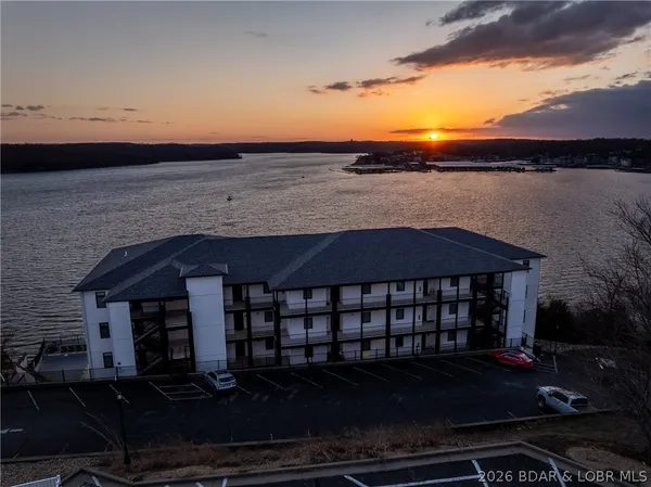 $540,000 | 4910 Worldmark Drive, Unit 2B, Osage Beach, MO 65065