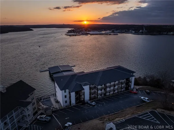 $540,000 | 4910 Worldmark Drive, Unit 2B, Osage Beach, MO 65065