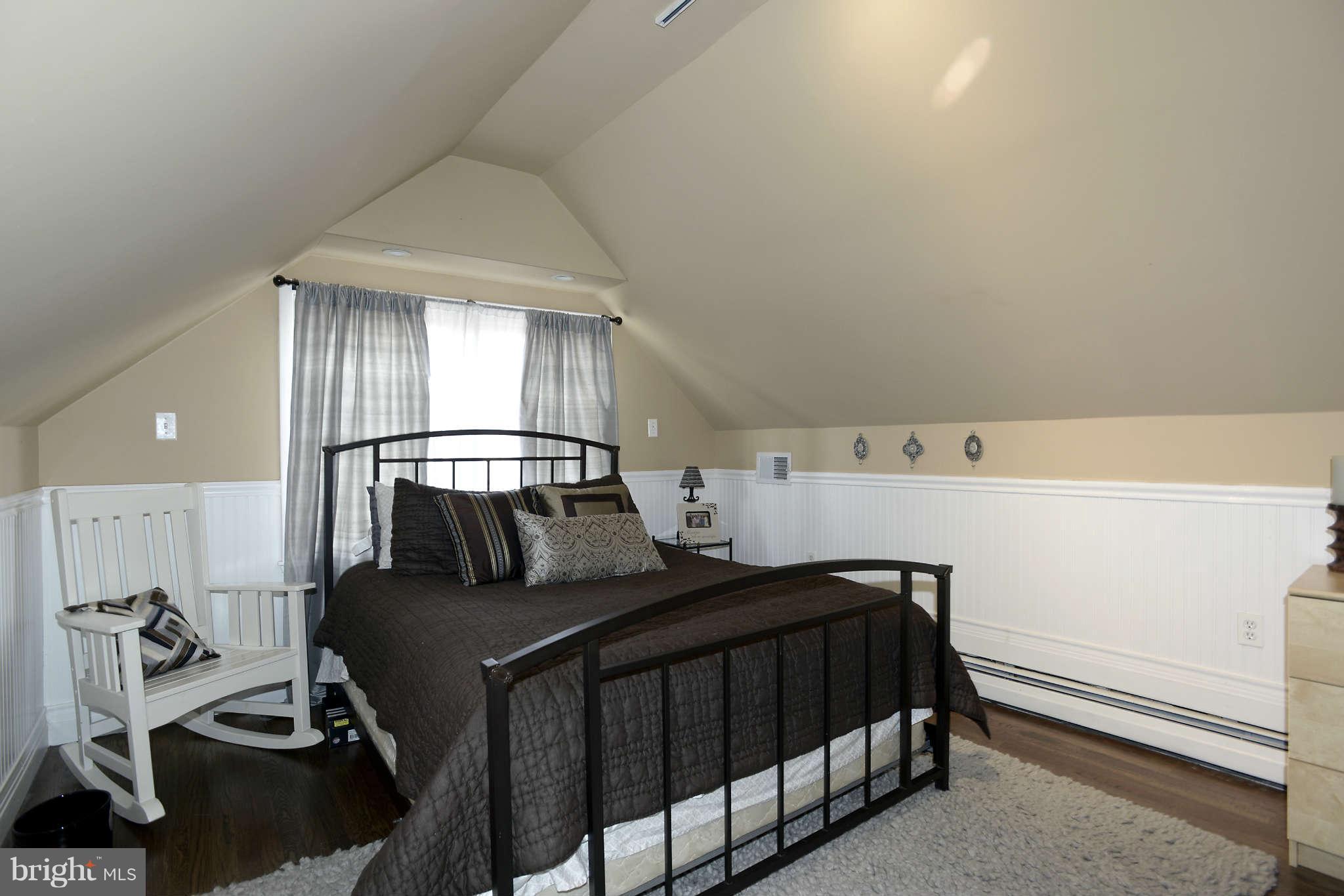 5619 Greentree Road Bethesda, MD 20817 - Photo 17 of 22 Bedroom #4