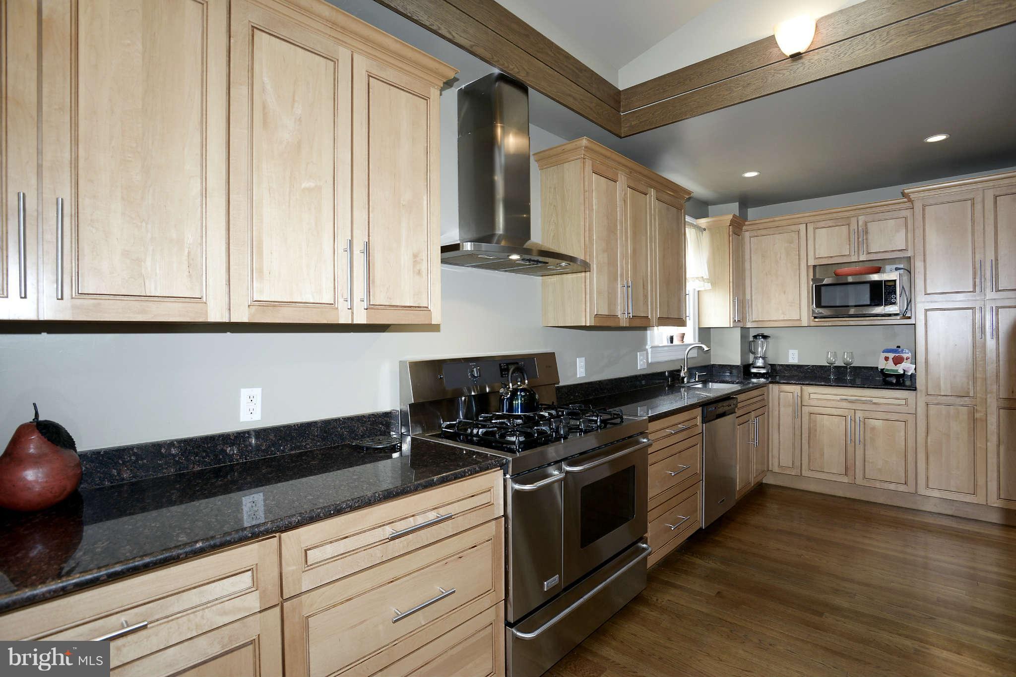 5619 Greentree Road Bethesda, MD 20817 - Photo 6 of 22 Gourmet Kitchen