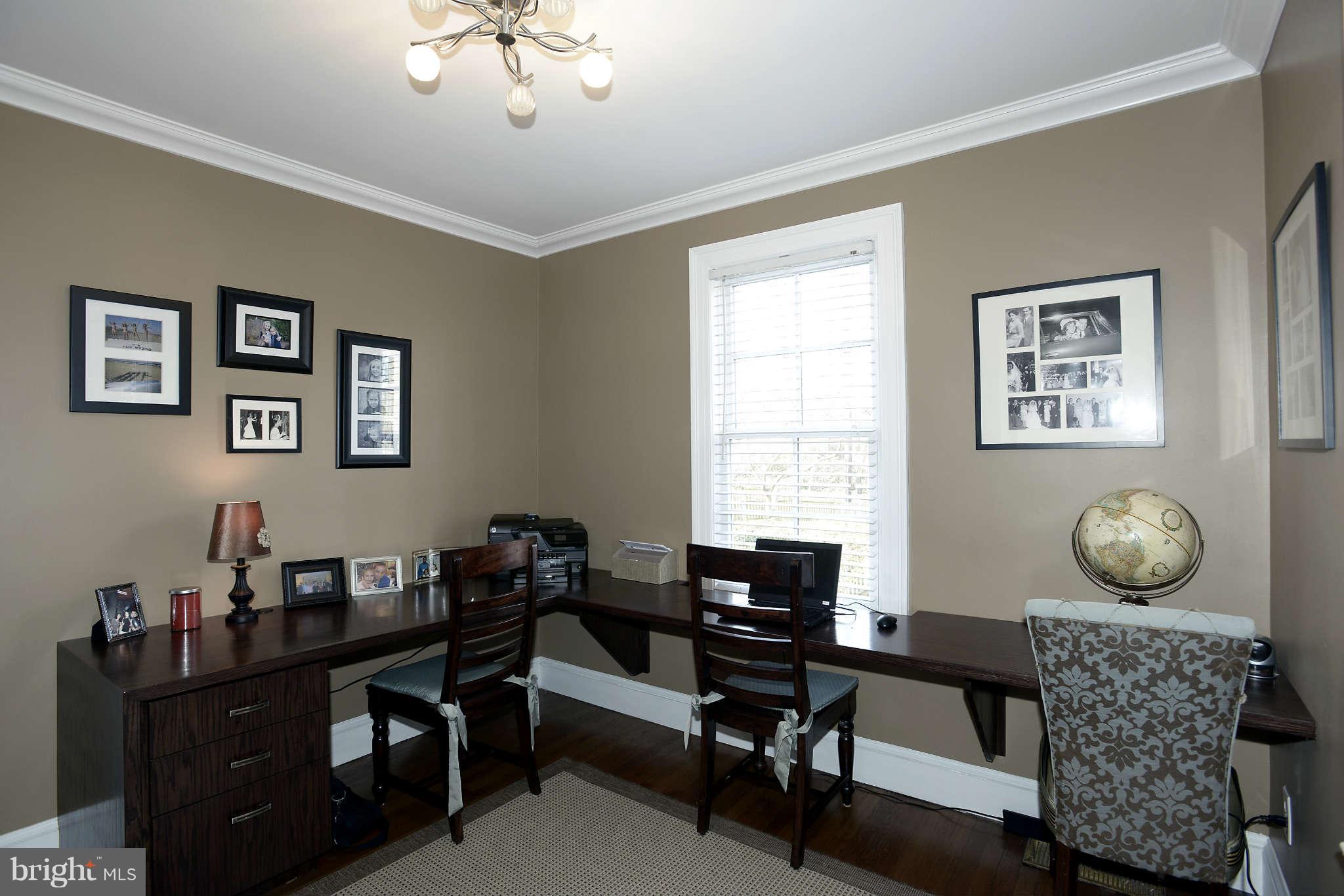 5619 Greentree Road Bethesda, MD 20817 - Photo 10 of 22 1st Floor Office/Bedroom