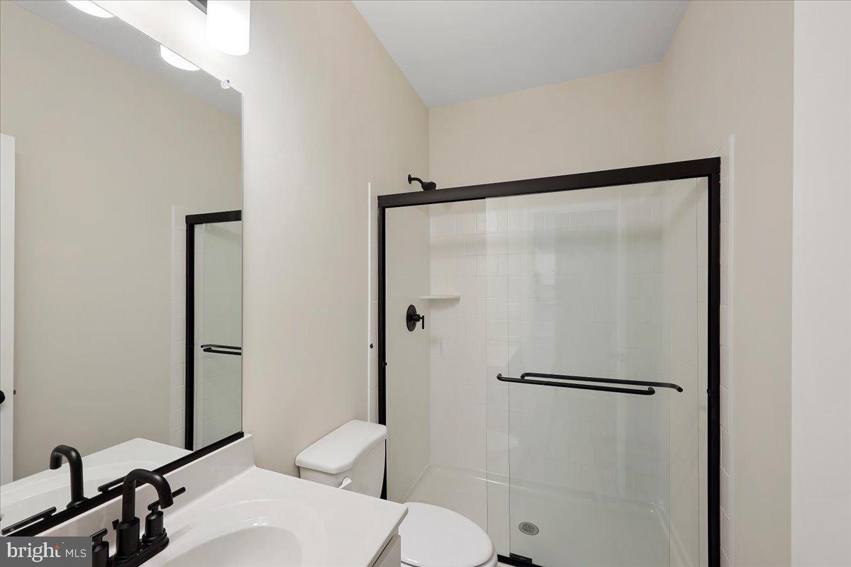 201 Whimbrel Road Hedgesville, WV 25427 - Photo 18 of 29 Similar Main level Bath