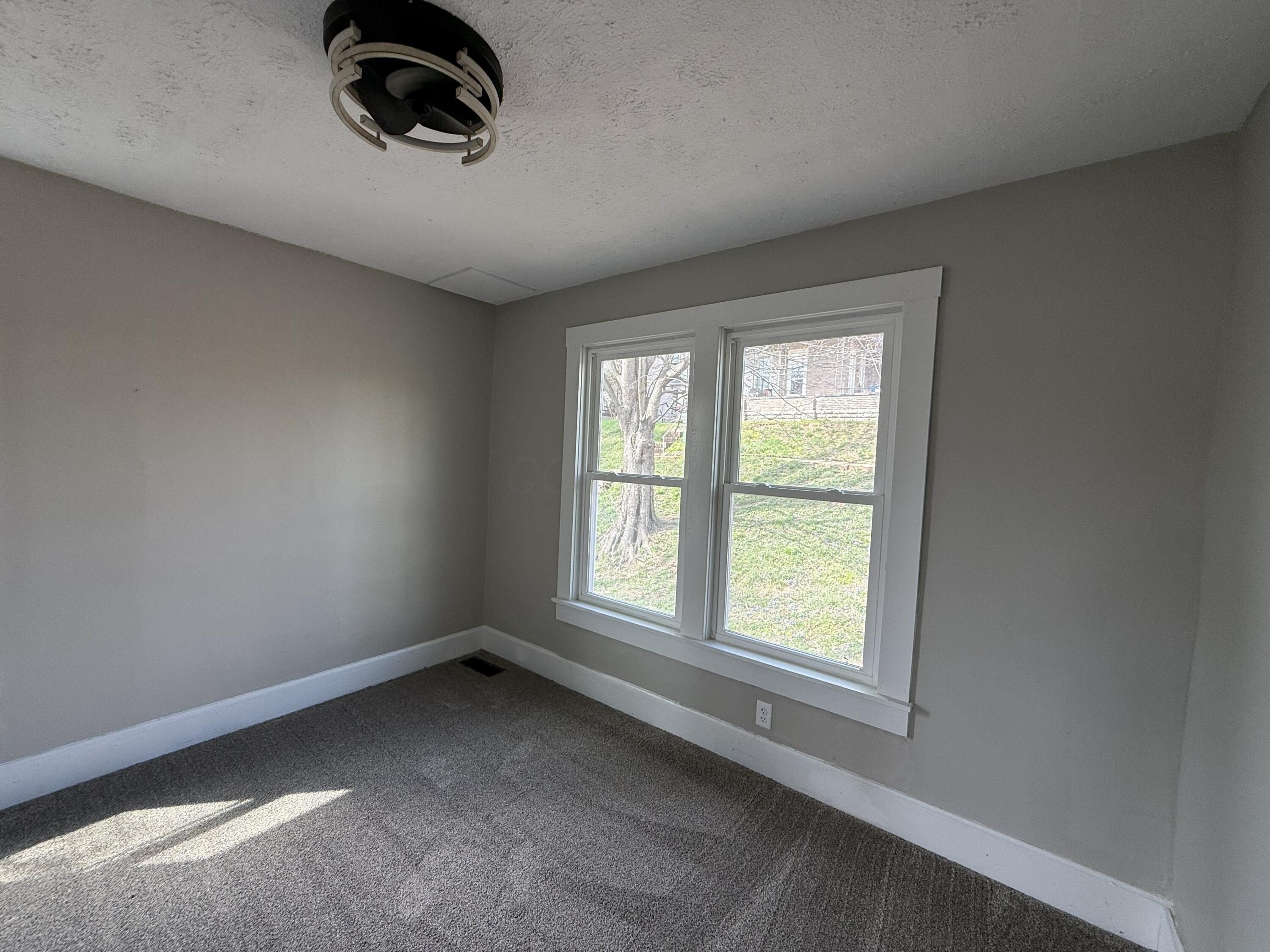 229 North Spring Street Logan, OH 43138 - Photo 12 of 14