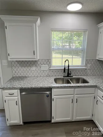 $2,100 | 5637 Hedgecrest Place, Charlotte, NC 28269