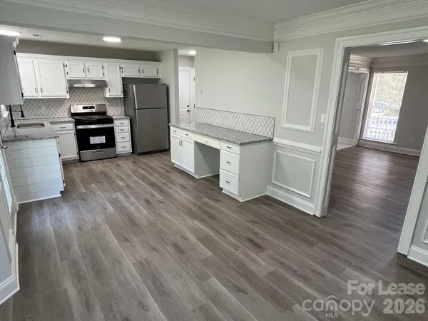 $2,100 | 5637 Hedgecrest Place, Charlotte, NC 28269