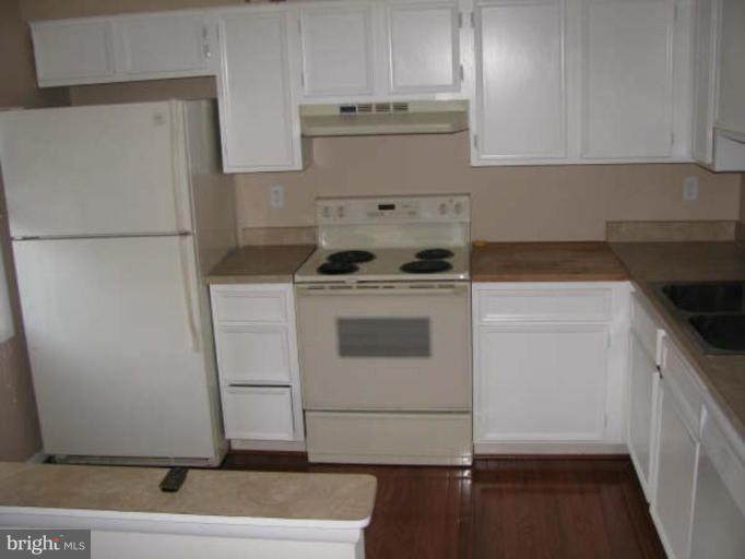 8313 Windfall Road Springfield, VA 22153 - Photo 2 of 7 Kitchen