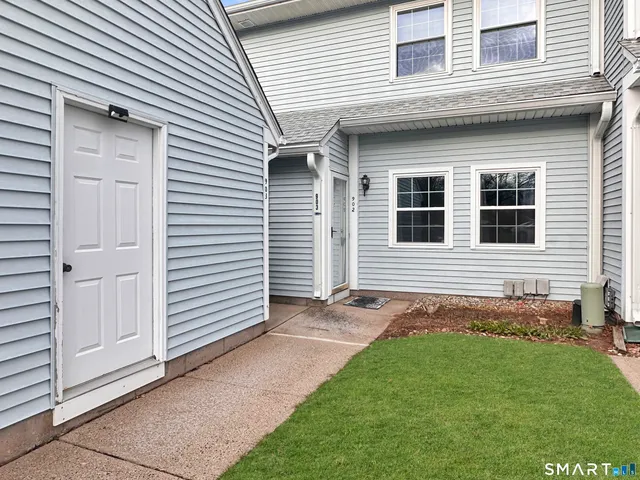 $184,900 | 902 Misty Meadow Lane, Unit 902, South Windsor, CT 06074