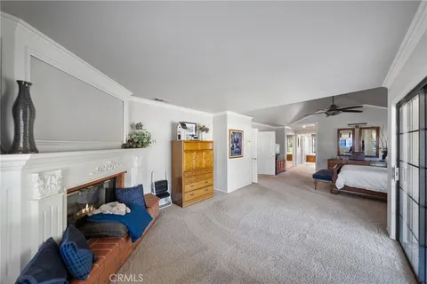 a view of livingroom with furniture