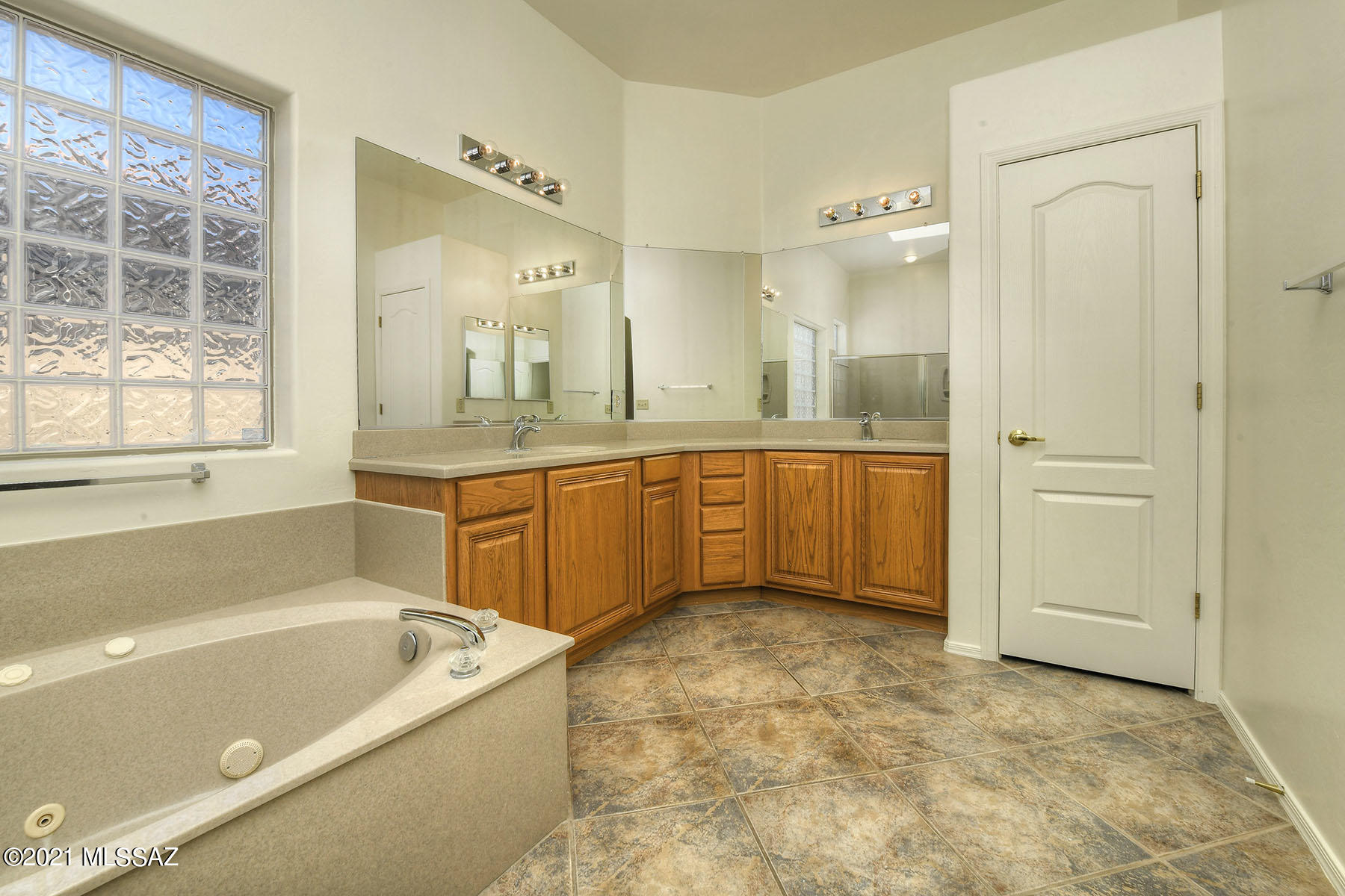 7594 West Sugar Ranch Road Marana, AZ 85743 - Photo 11 of 26 Gallery Image 11