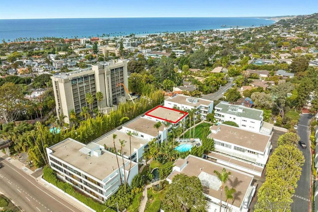 2358 Torrey Pines Road, Unit 19 La Jolla, CA 92037 - Photo 8 of 28 a view of a city