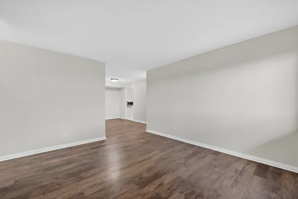 $159,999 | 1493 North Winslowe Drive, Unit 104, Palatine, IL 60074