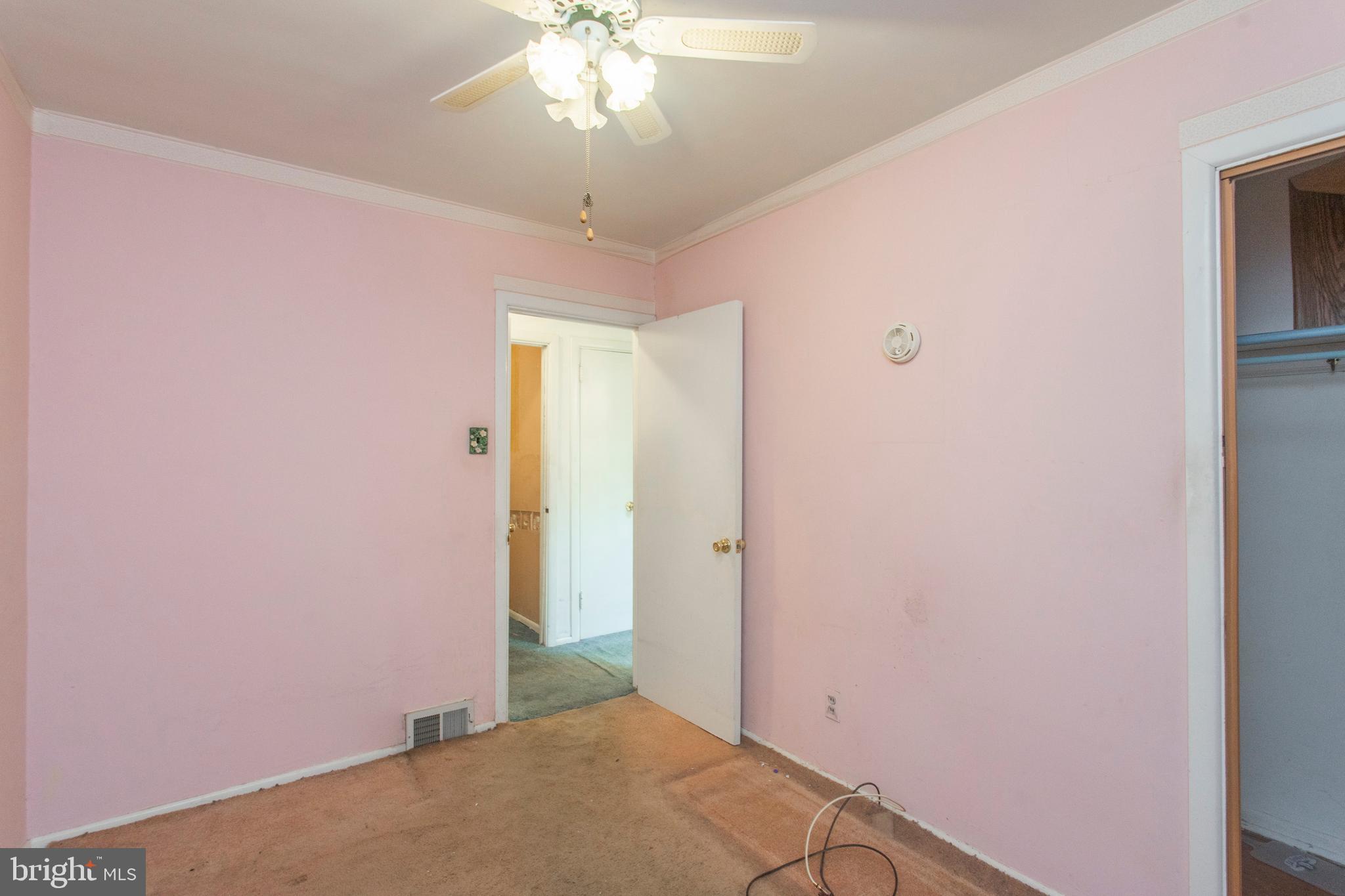 214 Ridley Avenue Folsom, PA 19033 - Photo 8 of 37 Gallery Image 8