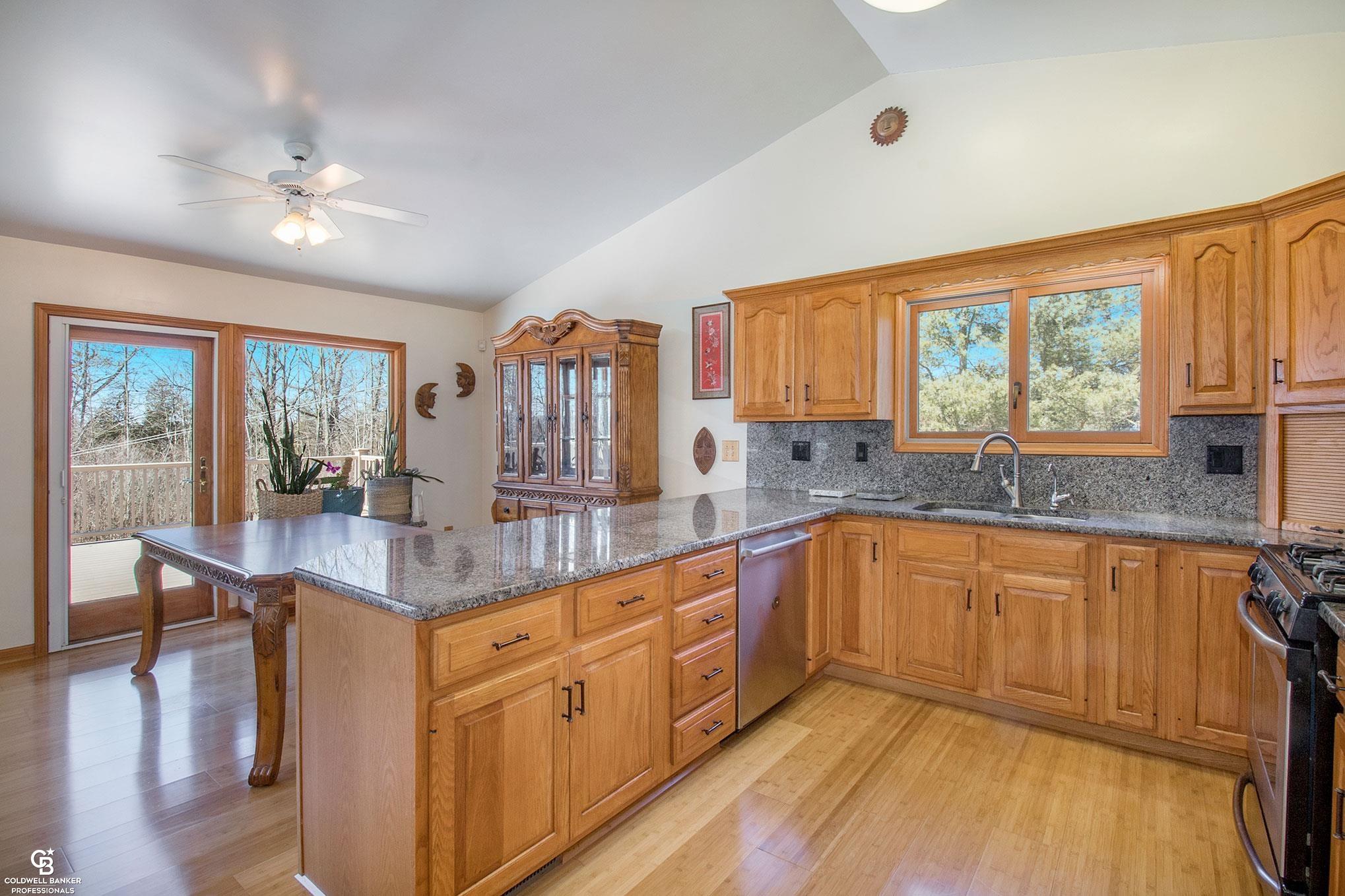 6967 Gibbons Road Jeddo, MI 48032 - Photo 5 of 75