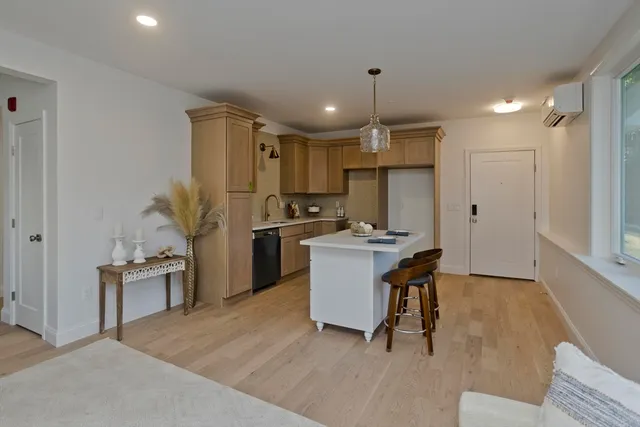 $525,000 | 107 Williams Street, Unit 2C, Northampton, MA 01060