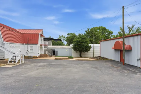 $950,000 | 5717 Maudina Avenue, Nashville, TN 37209