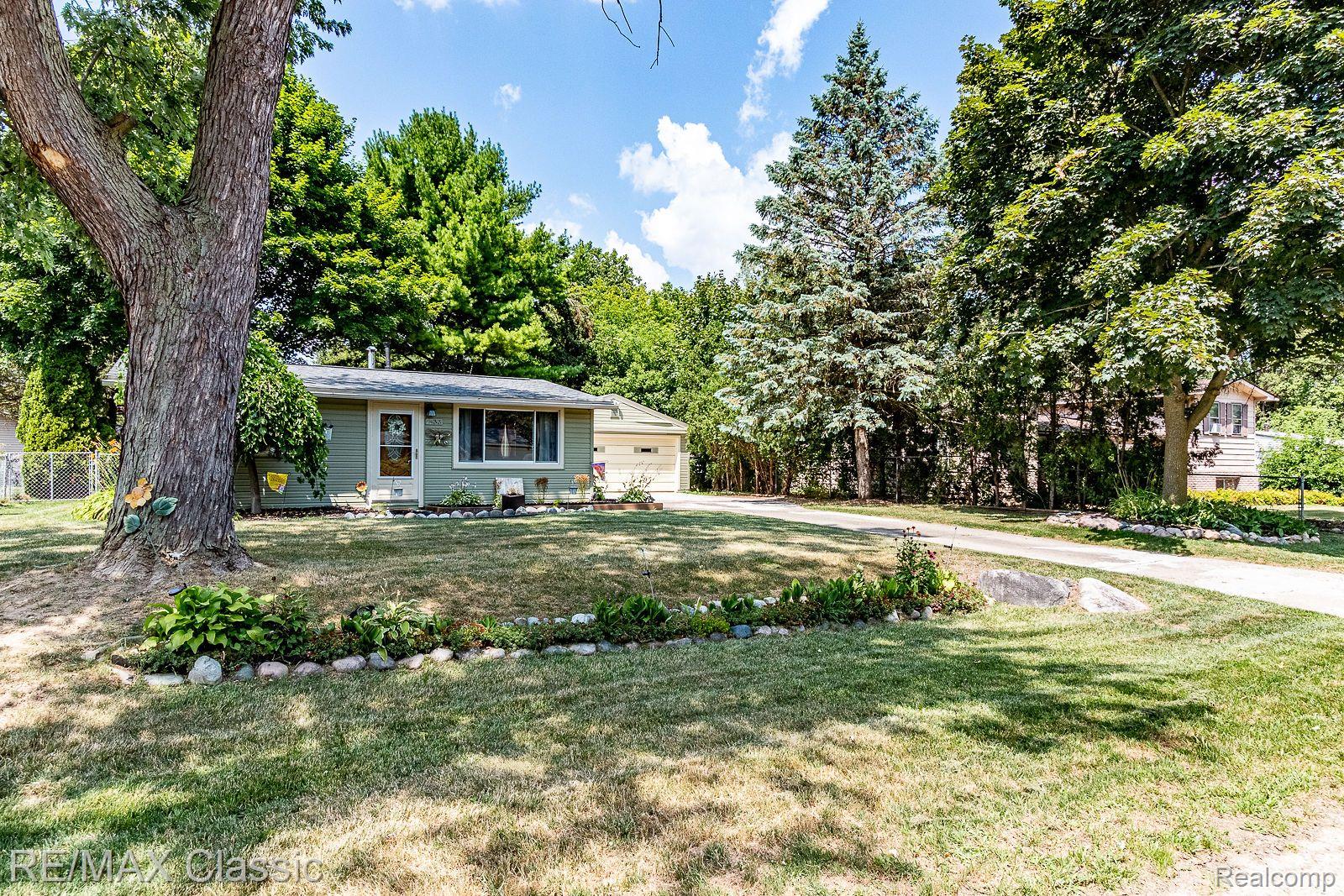 1833 Scheifle Road Walled Lake, MI 48390 - Photo 21 of 31 Gallery Image 21