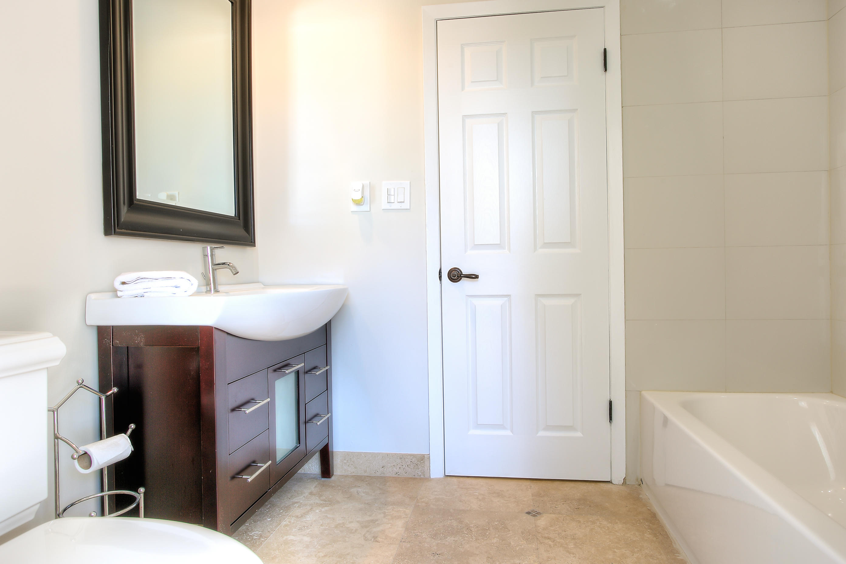 5800 Northeast 7th Avenue Boca Raton, FL 33487 - Photo 11 of 23 Secondary Bath