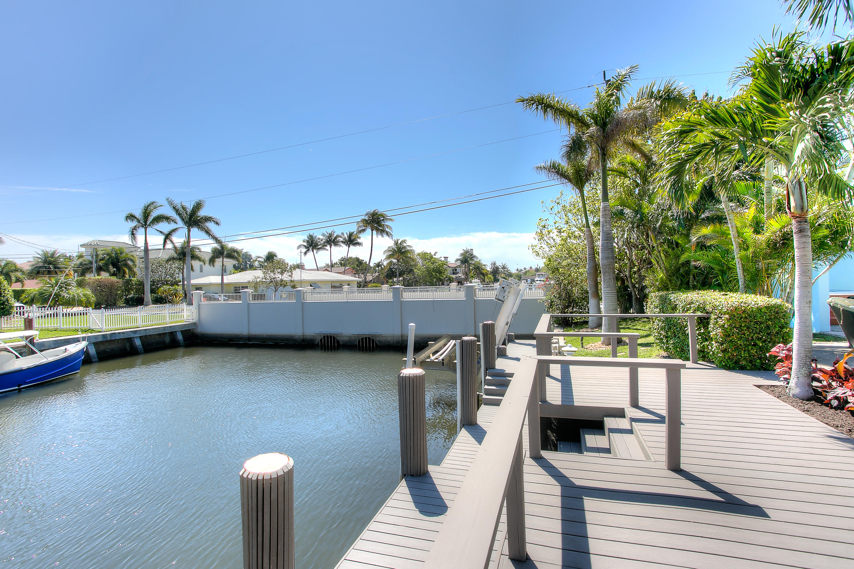 5800 Northeast 7th Avenue Boca Raton, FL 33487 - Photo 20 of 23 Expansive Water Frontage